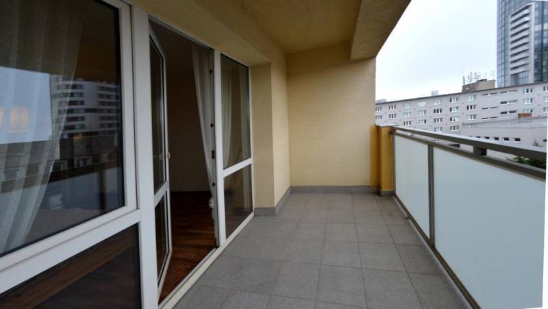 Appartamento con 2 stanze, Krížna, Subaffitto, Bratislava - Ružinov, S