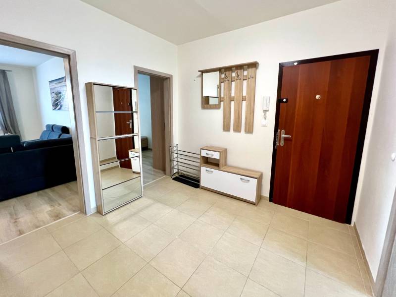 Appartamento con 4 camere da letto e balcone in zona tranquilla