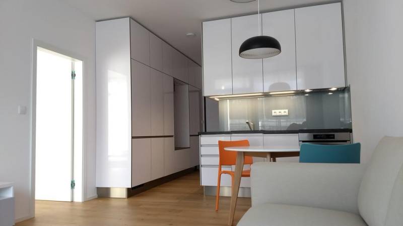 Affitto Appartamento con 2 stanze, Appartamento con 2 stanze, Sliačska