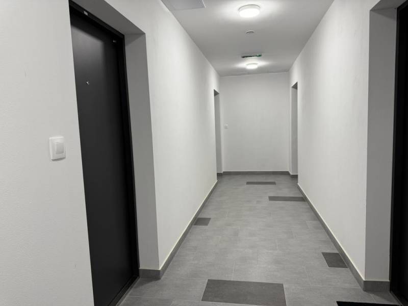 Affitto Appartamento con 2 stanze, Appartamento con 2 stanze, Hlavná, 