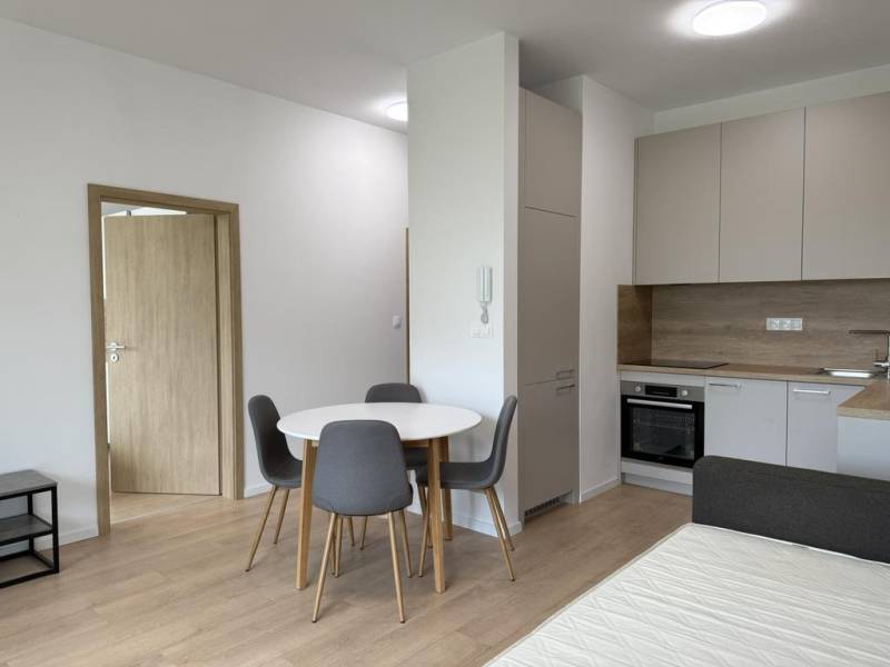 Affitto Appartamento con 3 stanze, Appartamento con 3 stanze, Hlavná, 