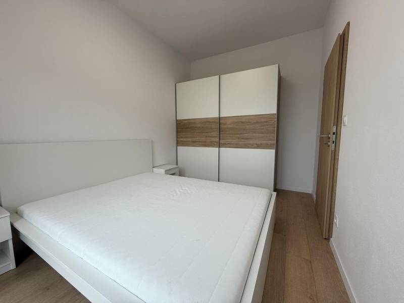 Affitto Appartamento con 3 stanze, Appartamento con 3 stanze, Hlavná, 