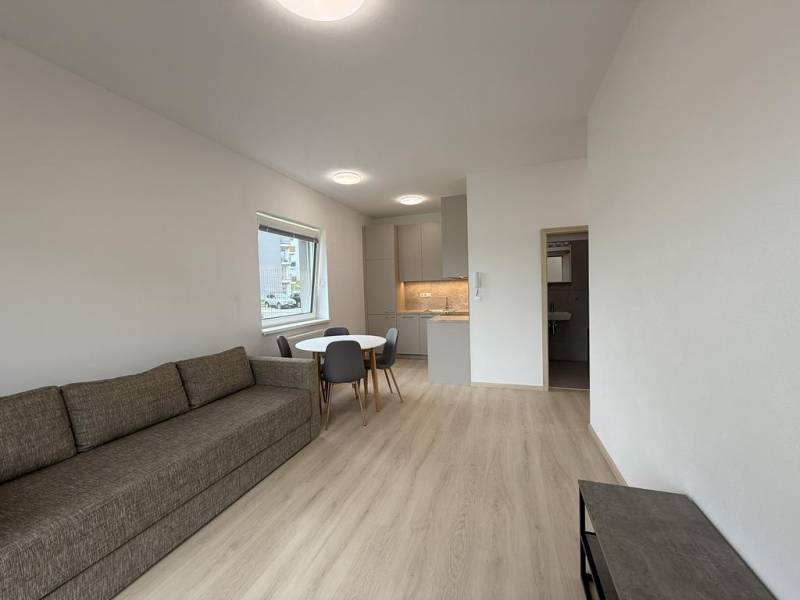 Affitto Appartamento con 2 stanze, Appartamento con 2 stanze, Trnava, 