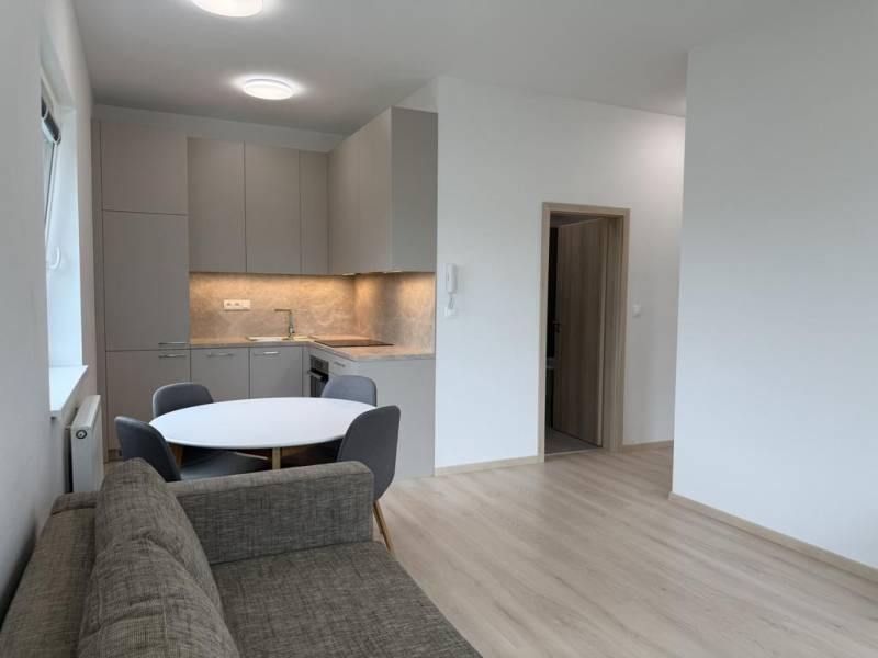 Affitto Appartamento con 2 stanze, Appartamento con 2 stanze, Trnava, 