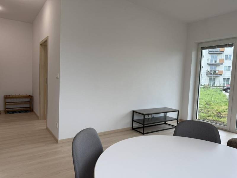 Affitto Appartamento con 2 stanze, Appartamento con 2 stanze, Trnava, 