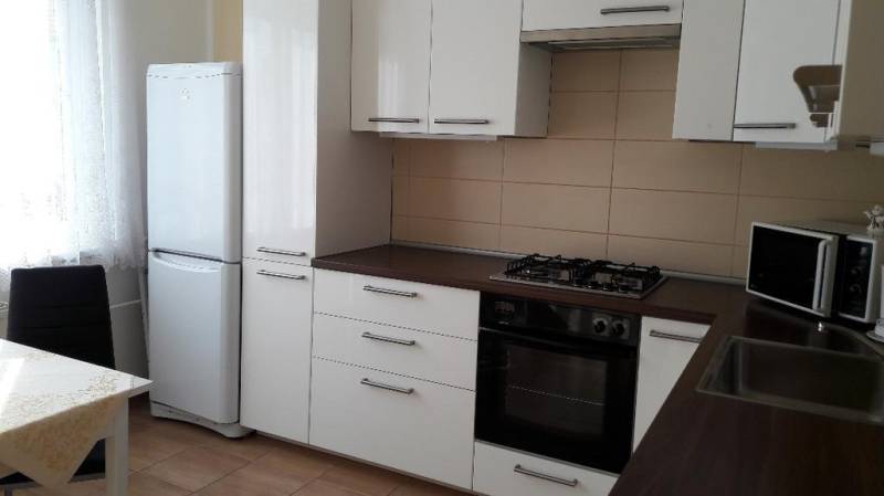 Affitto Appartamento con 2 stanze, Appartamento con 2 stanze, Moyzesov
