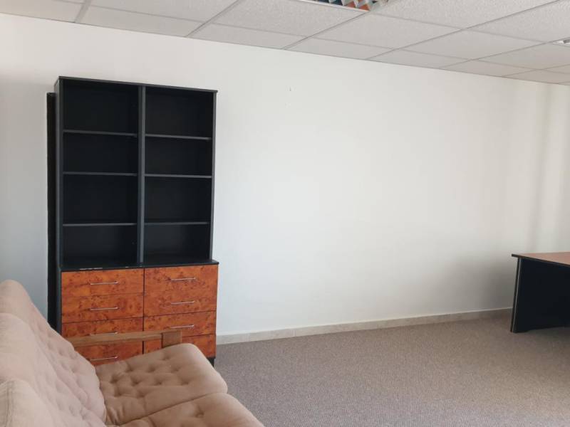 Affitto Magazzini e capannoni, Magazzini e capannoni, Šenkvická cesta,