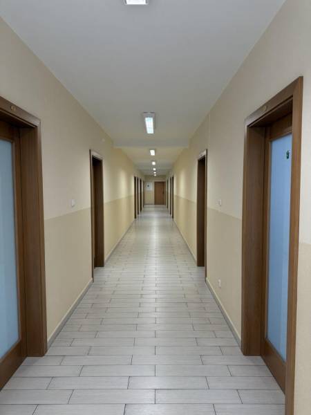 Affitto Magazzini e capannoni, Magazzini e capannoni, Šenkvická cesta,