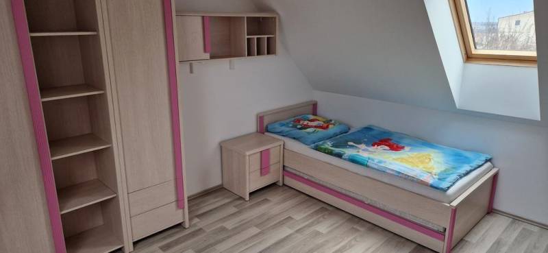 Vendita Appartamento con 4 stanze, Appartamento con 4 stanze, Pekníkov