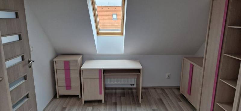Vendita Appartamento con 4 stanze, Appartamento con 4 stanze, Pekníkov