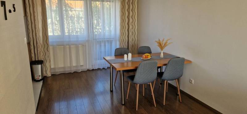 Vendita Appartamento con 4 stanze, Appartamento con 4 stanze, Pekníkov
