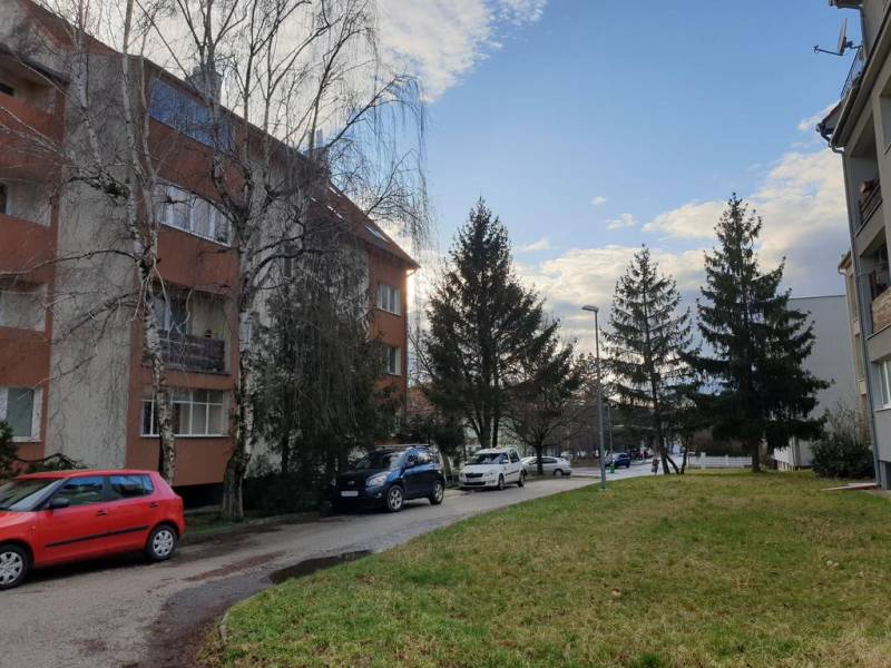 Vendita Appartamento con 4 stanze, Appartamento con 4 stanze, Pekníkov