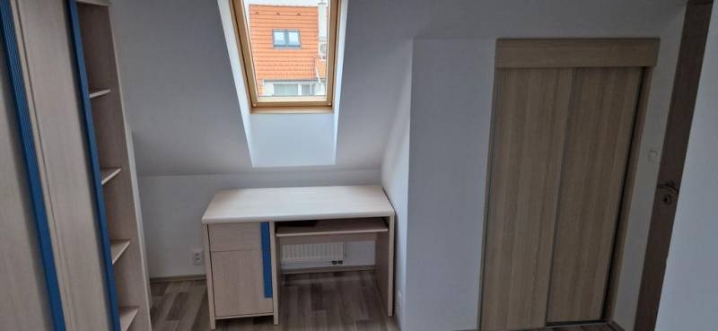 Vendita Appartamento con 4 stanze, Appartamento con 4 stanze, Pekníkov
