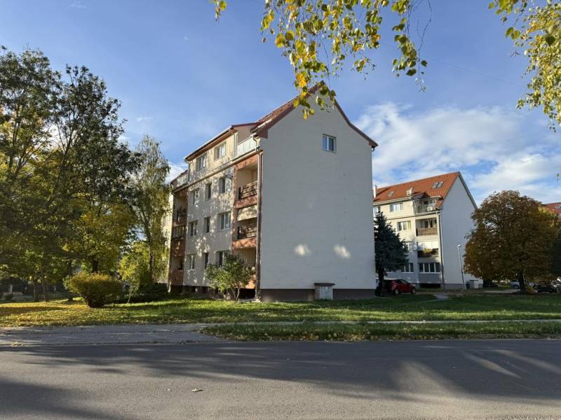 Vendita Appartamento con 4 stanze, Appartamento con 4 stanze, Pekníkov