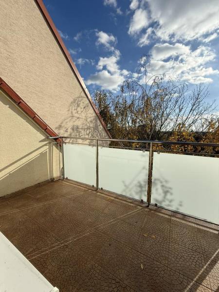 Vendita Appartamento con 4 stanze, Appartamento con 4 stanze, Pekníkov