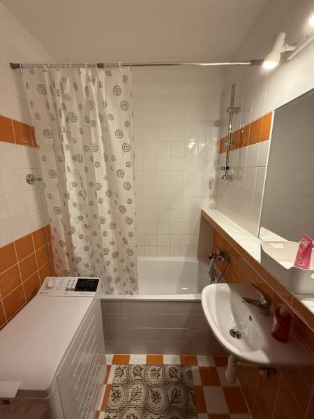 Affitto Appartamento con 3 stanze, Appartamento con 3 stanze, Rovniank