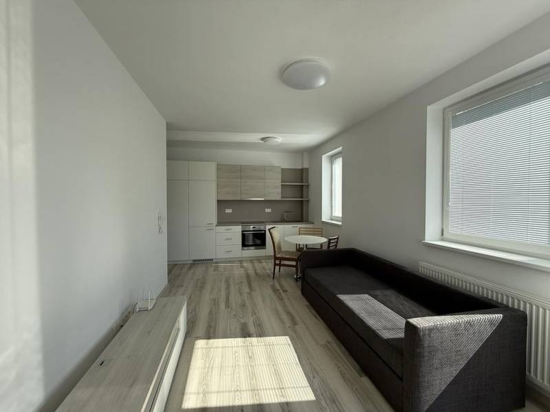 Affitto Appartamento con 3 stanze, Appartamento con 3 stanze, Hlavná, 