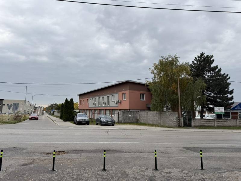 Affitto Magazzini e capannoni, Magazzini e capannoni, Šenkvická cesta,