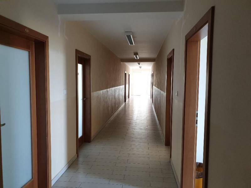 Affitto Magazzini e capannoni, Magazzini e capannoni, Šenkvická cesta,