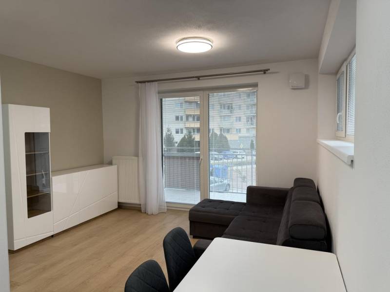 Affitto Appartamento con 2 stanze, Appartamento con 2 stanze, Trnava, 