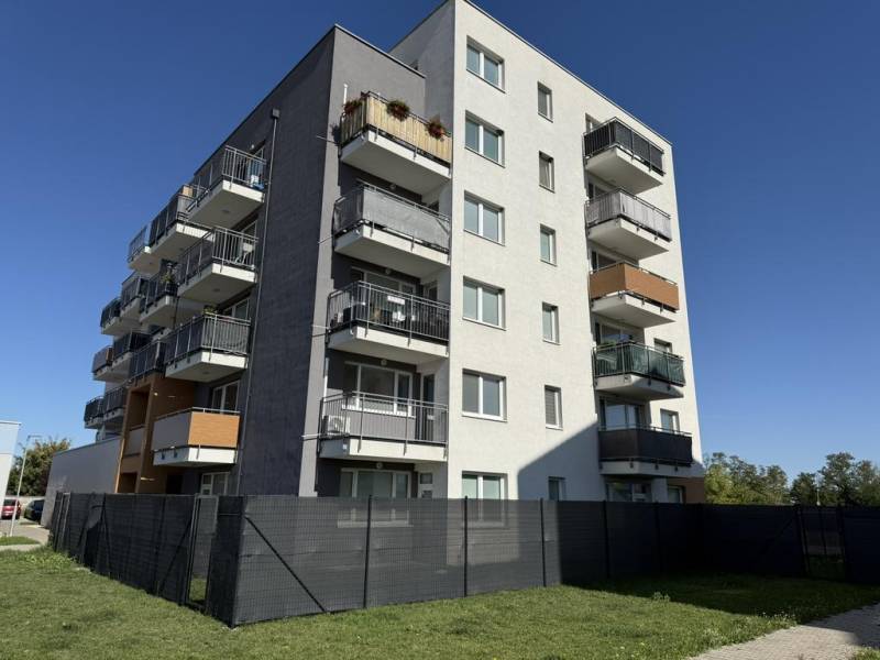 Affitto Appartamento con 3 stanze, Appartamento con 3 stanze, Trnava, 