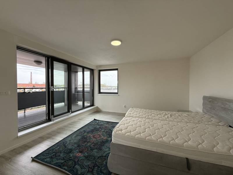 Affitto Appartamento con 3 stanze, Appartamento con 3 stanze, Moyzesov