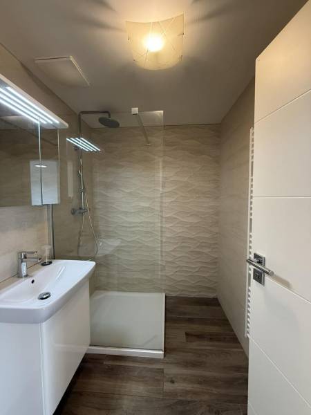 Affitto Appartamento con 3 stanze, Appartamento con 3 stanze, Moyzesov