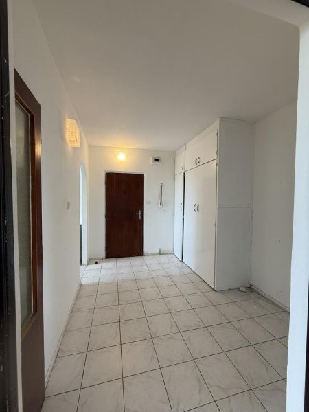 Vendita Appartamento con 2 stanze, Appartamento con 2 stanze, Čiližská
